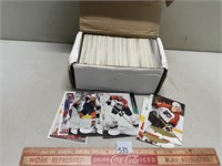 LOT OF FLEER NHL HOCKEY CARDS