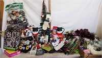 Holiday Decor, Gift Bags, Tissue Paper