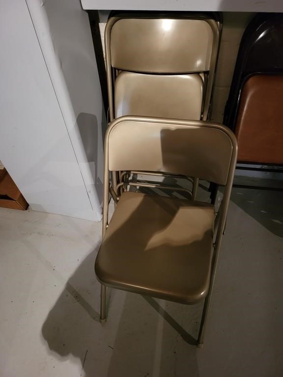4 metal folding chairs