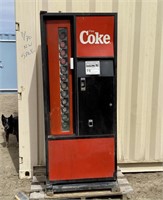 Vintage Coca Cola Machine