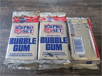17 Packs 1990 Pro Set NFL Football Bubble Gum Card