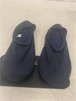 ISOTONER MENS SLIPPERS SIZE 8 1/2 TO 9 1/2