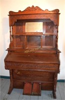 W.W. Putnam & Co. Antique Pump Organ (made in