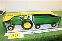 John Deere utility tractor w/wagon in box