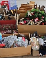 pallet of huge variety Christmas decor