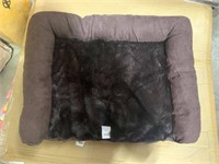 FAUX FUR SMALL DELUXE PET BED