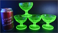 4 coupes à dessert en ouraline / uranium glass