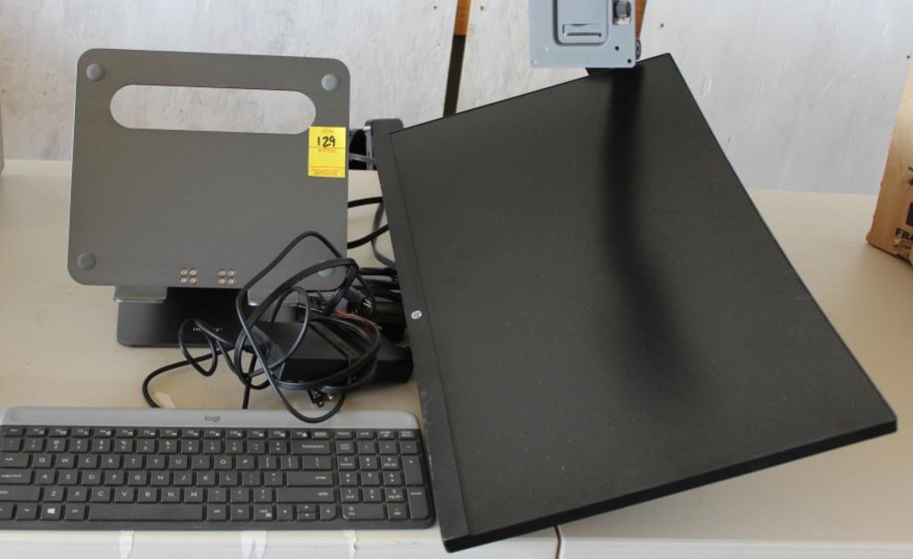 HP 24 inch curve monitor with keybord and bracket