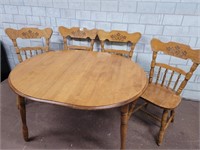 Wood table and 4 chairs with 1 leaf
