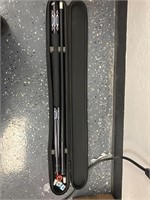 Pool cue with case (used)