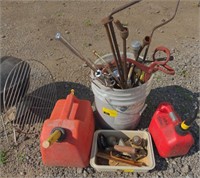 (Q) Lot of Tools and Gas Cans