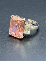 Size 7 gorgeous pink and silver toned costume ring