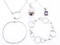 Grouping 5 Sterling Silver Jewellery