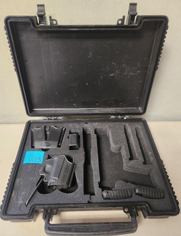 P - HAND GUN CASE (Q13)