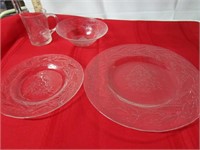 Glass Christmas Dish Set (6)