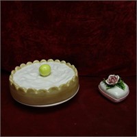 Ceramic cake plate, trinket box.