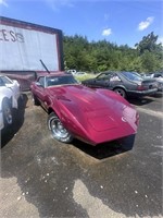 1974 CHEVY CORVETTE NEEDS DRIVER DOOR, HINGE IS