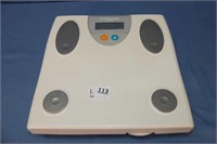 "The Ultimate Scale" Bathroom Scale UNTESTED