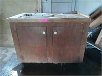 Wooden two-door cabinet 32x40x22