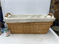 Woven hamper bin