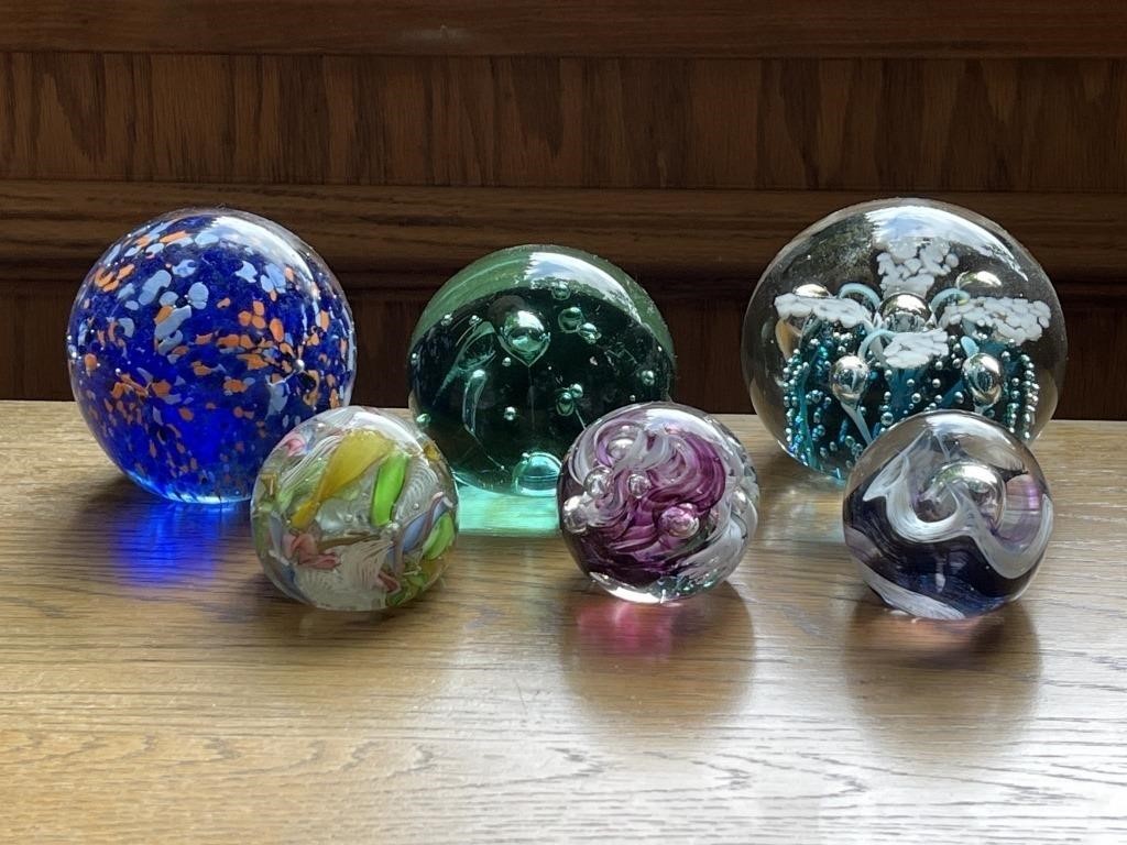 6 Glass Paperweights Hamon, Caithness & More