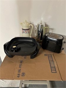 OFFSITE MELFORT: Coffee Pot (Percolator ), Toaster
