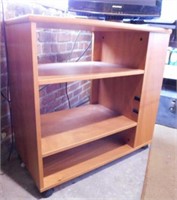 Wooden roll-around shelving unit, 30" x 17" x 28"