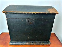 EARLY 19TH C. DOME TOP BOX.