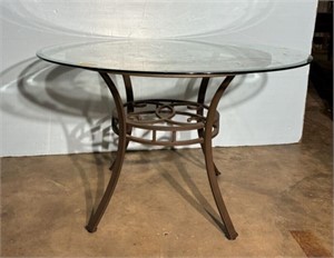 Contemporary Round Glass Pedestal Table