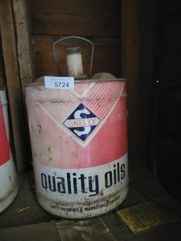 Vintage Skelly 5 Gal Oil Can