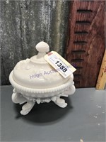 Footed seashell candy dish, cream color