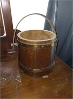 Wood bucket with handle