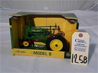 Ertl John Deere Model B Tractor NIB 1/16