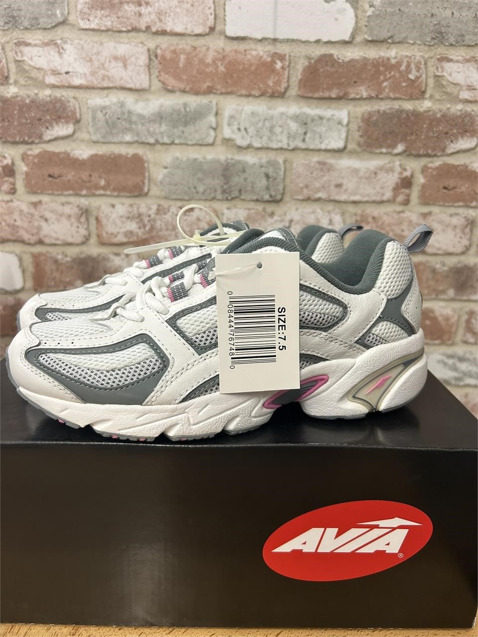 New, Never Worn Avia size 7.5 womens tennis shoes