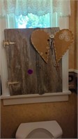 WOOD BARN DOOR WITH A BURLAP HEART (21" X 25")