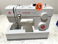 Singer Model 44S Sewing Machine (NEEDS POWER CORD)