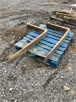 E.(2) 4ft pallet forks