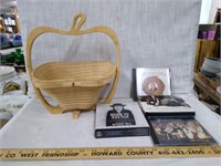 Wooden Apple Expandable Basket/Various CDs