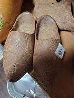 2 pairs wood shoes
