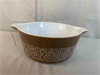 Pyrex Wooland 10'' Brown & White Casserole