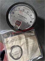 Dwyer Magnehelic Differential Pressure Gauge