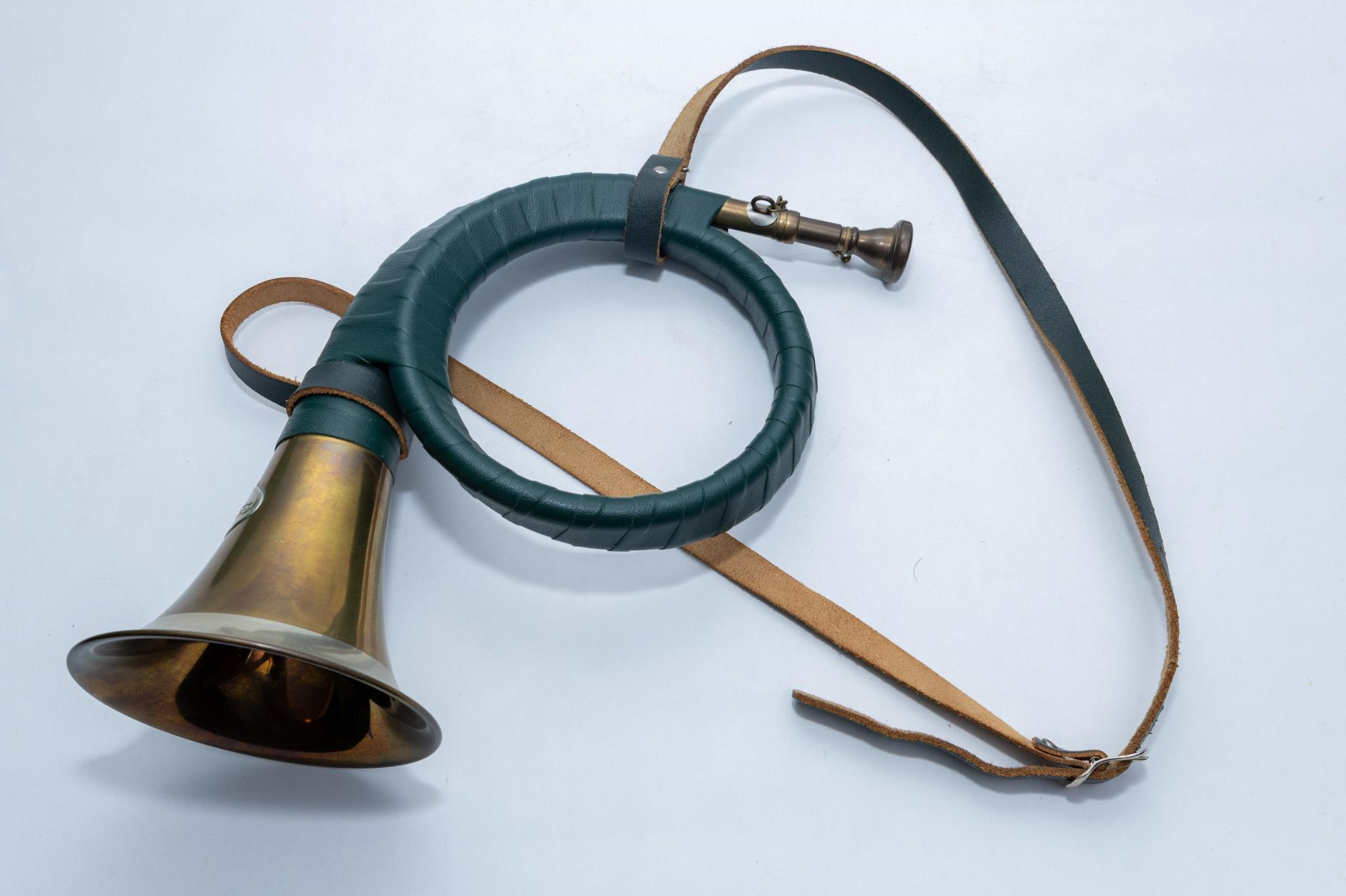 Fürst-Pless leather & brass hunt horn