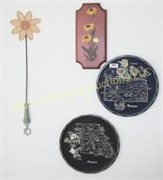 Lot of 4 decorative items
