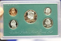 A 1996 US Mint Proof Set