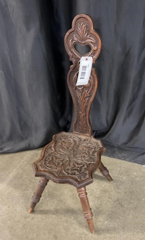 ANTIQUE CARVED WOOD ACCENT CHAIR