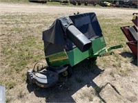 John Deere ML519 Bagger unit, one flat tire