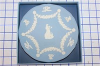 WEDGWOOD 2000 COLLECTIBLE PLATE