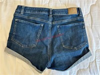 Junior’s Aero Jean Shorts Size 12 (Back House)