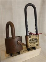 Auto-lol & U.S. brass padlocks