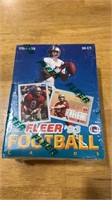 —- sealed 1993 Fleer Football cards